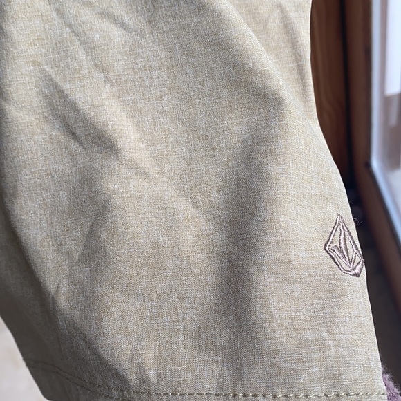 Volcom Youth Quick Dry Shorts Size 22 Waist - Picture 10 of 10